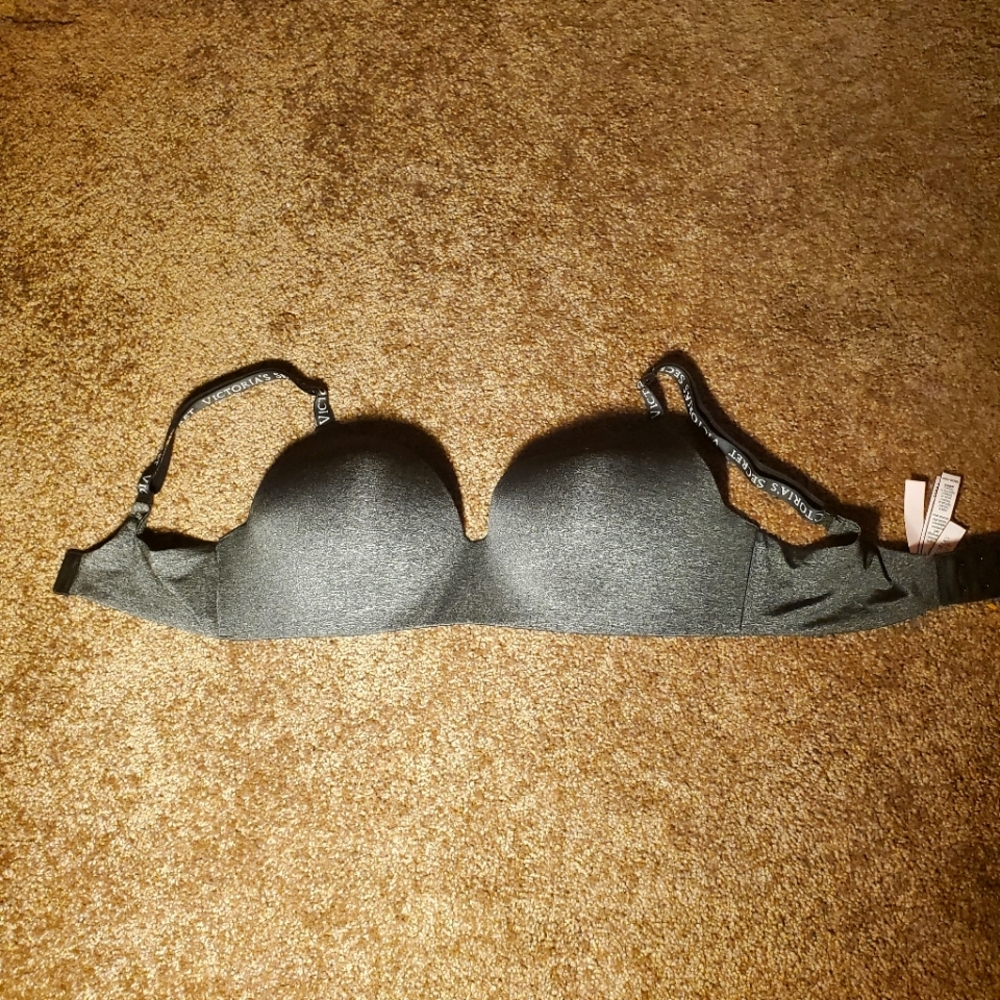 Victoria's Secret t-shirt wireless bra